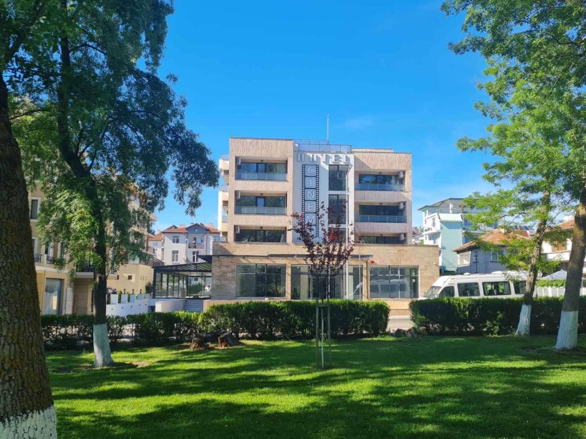 Cinema Hotel Primorsko Luaran gambar