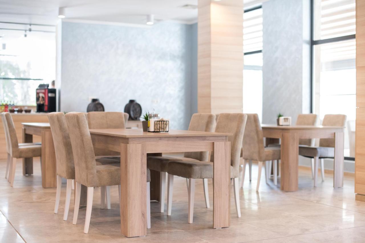Cinema Hotel Primorsko Luaran gambar