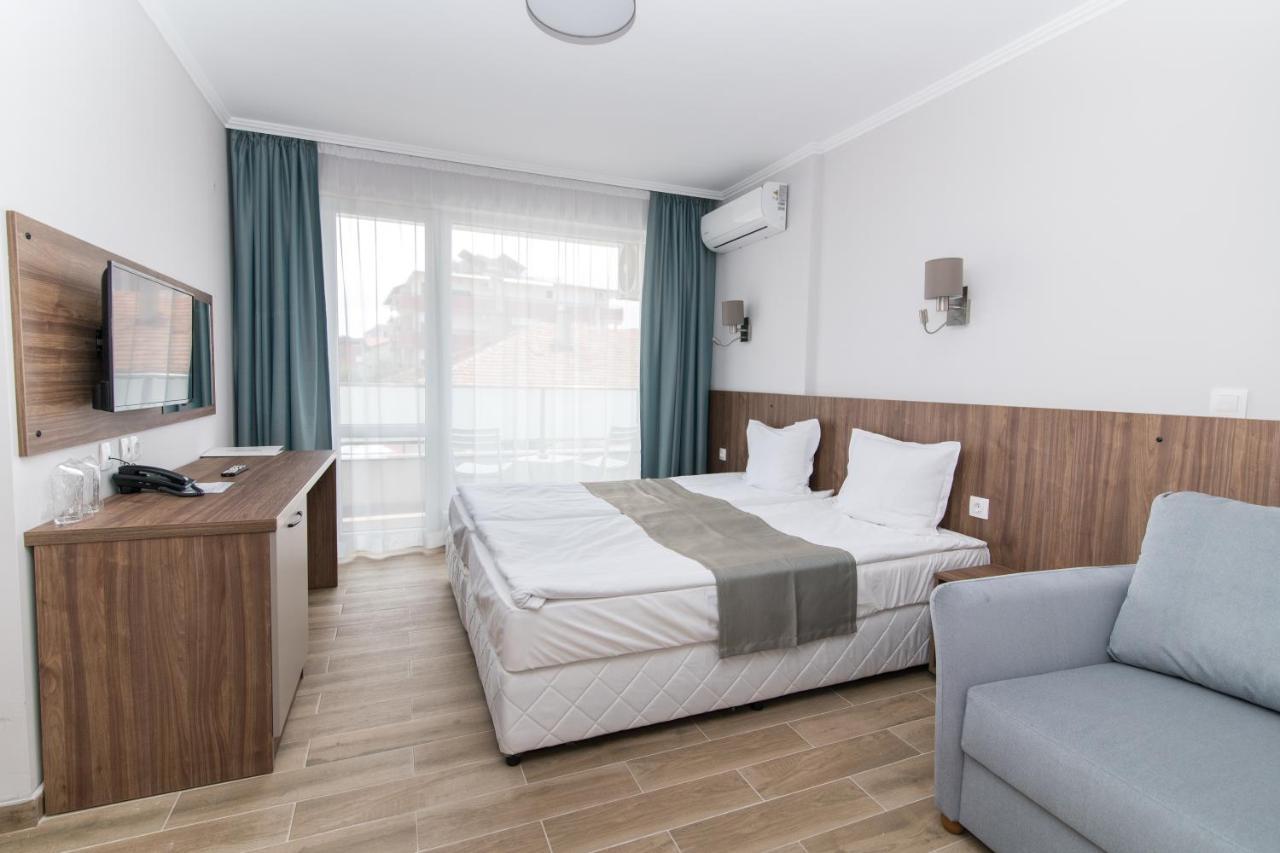 Cinema Hotel Primorsko Luaran gambar