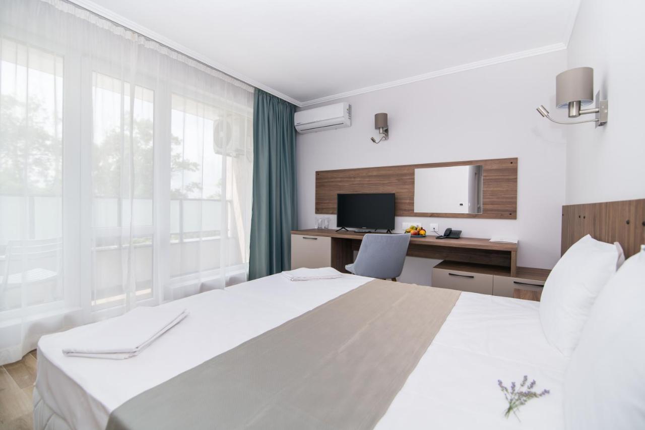 Cinema Hotel Primorsko Luaran gambar