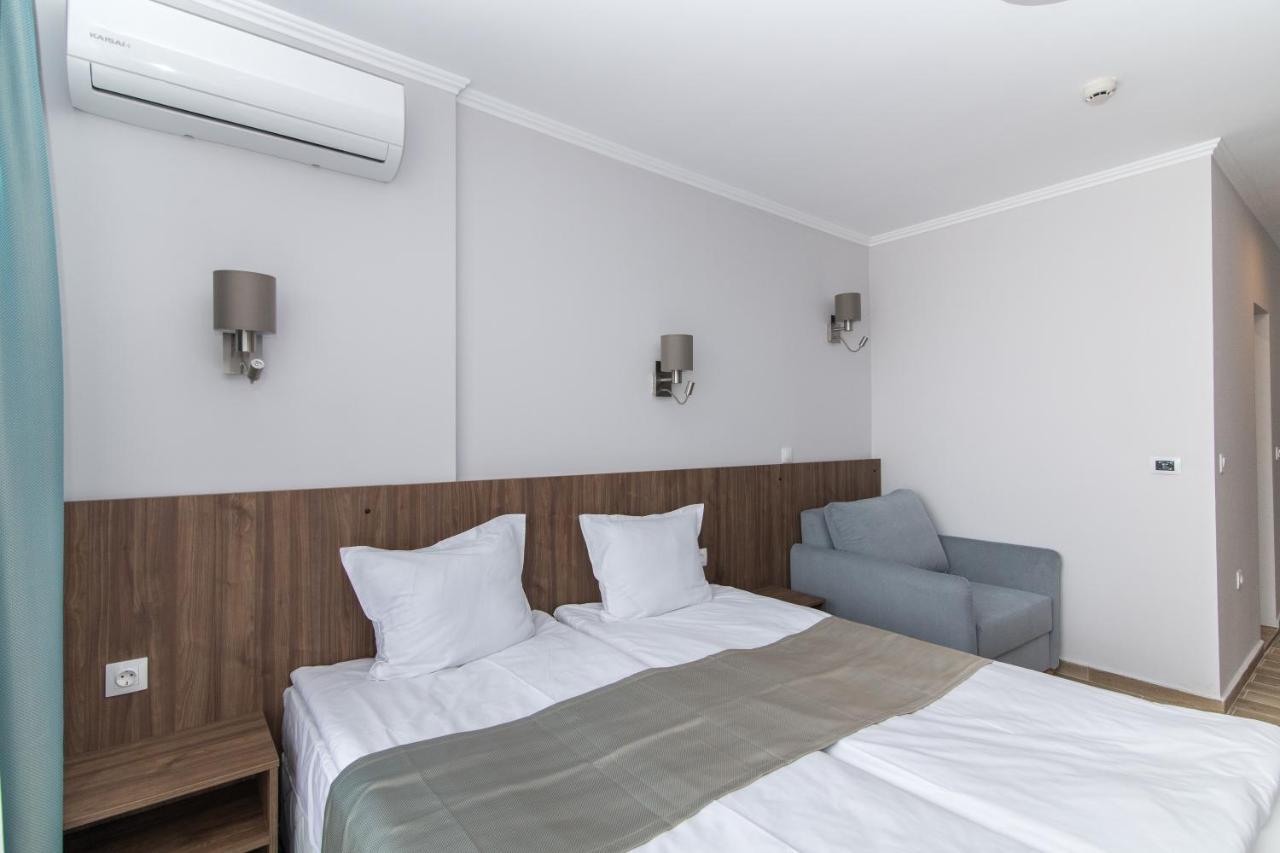 Cinema Hotel Primorsko Luaran gambar