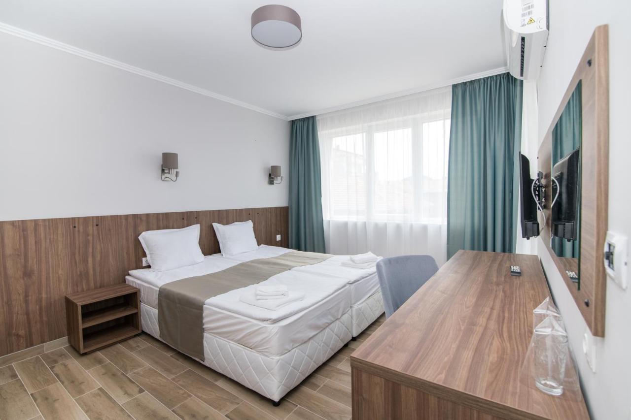 Cinema Hotel Primorsko Luaran gambar
