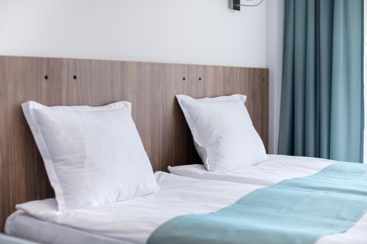 Cinema Hotel Primorsko Luaran gambar