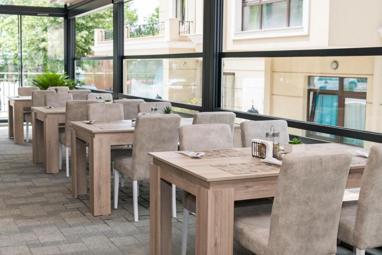 Cinema Hotel Primorsko Luaran gambar